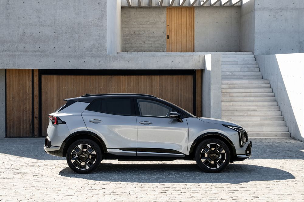 Kia Sportage Modelljahr 2026 - Seitenansicht Kia Sportage Modelljahr 2026 - Seitenansicht im Autohaus Mayrhörmann GmbH