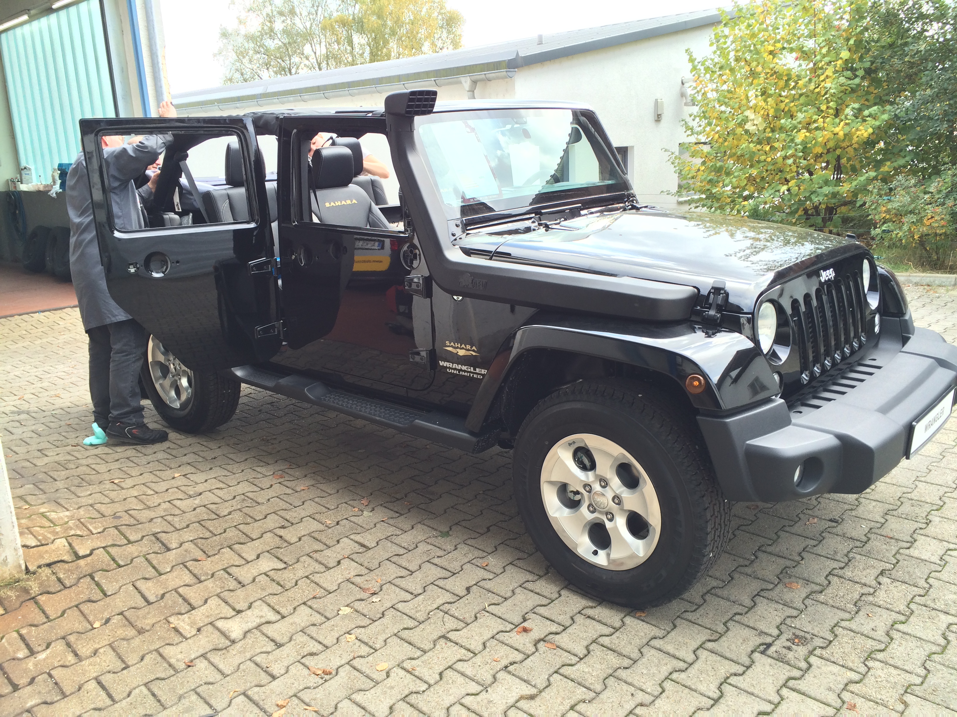 Erster Jeep Wrangler Umbau 2015 im Autohaus Mayrhörmann