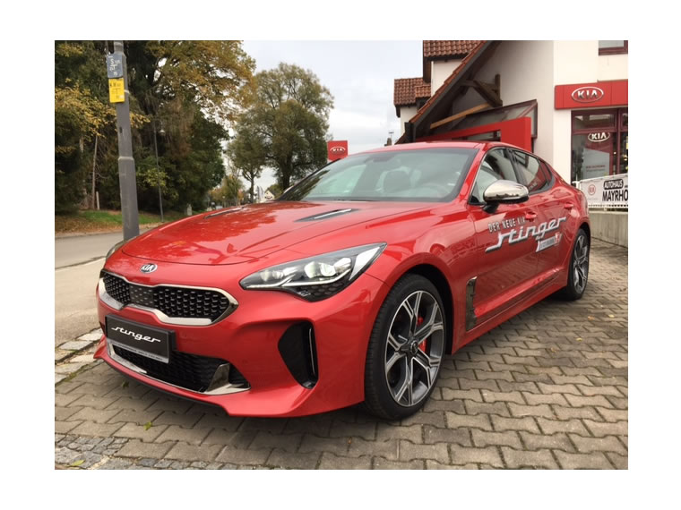 Kia Stinger im Autohaus Mayrhörmann GmbH in Augsburg / Diedorf-Biburg